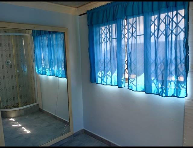 3 BEDROOM HOUSE FOR SALE IN MONTFORD